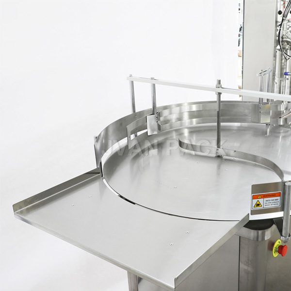 m&aacute;quina llenadora y taponadora