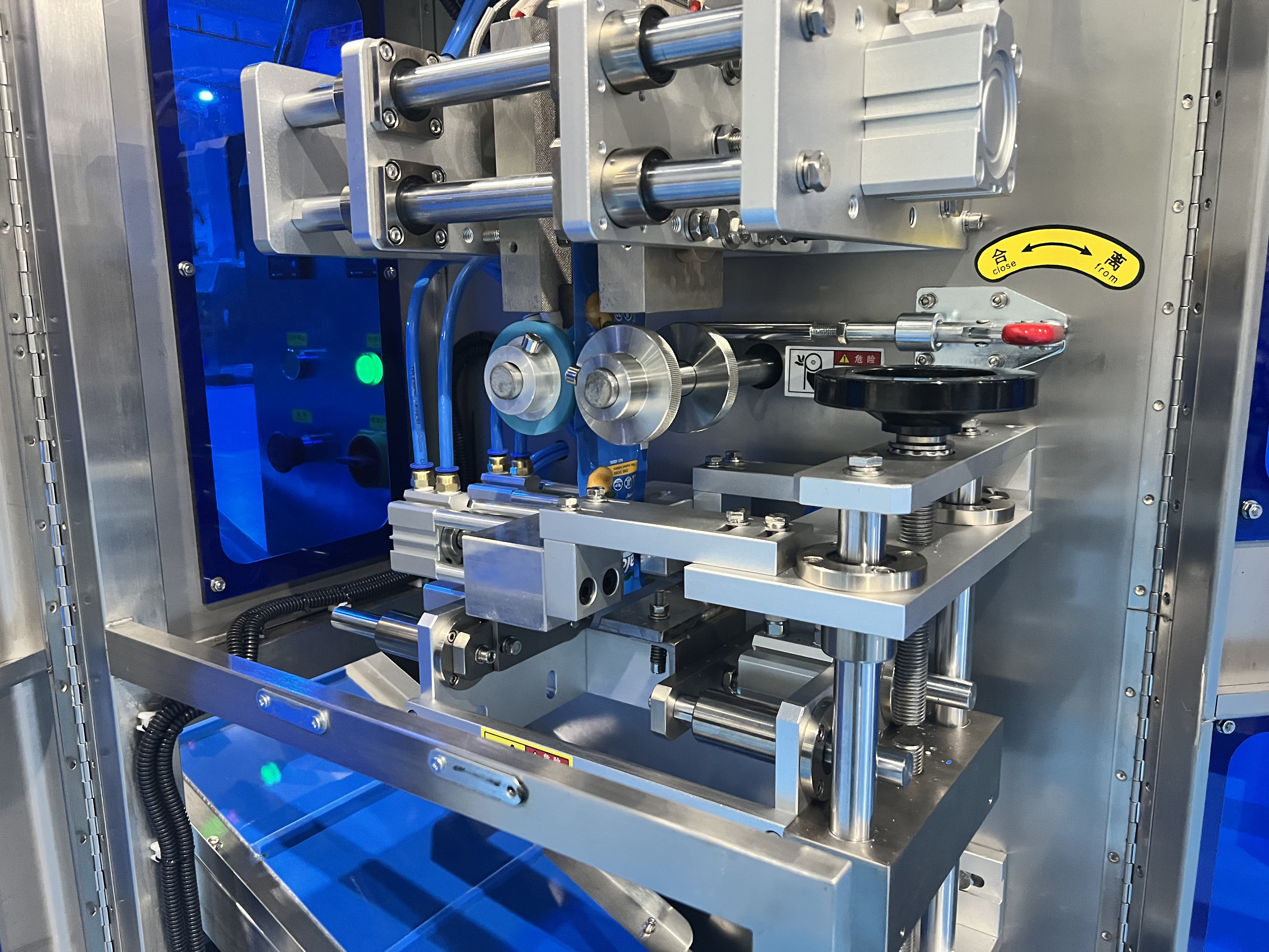 M&aacute;quina empacadora de c&aacute;psulas (2)