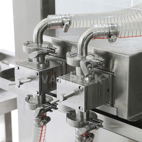 Llenadora y Taponadora-2